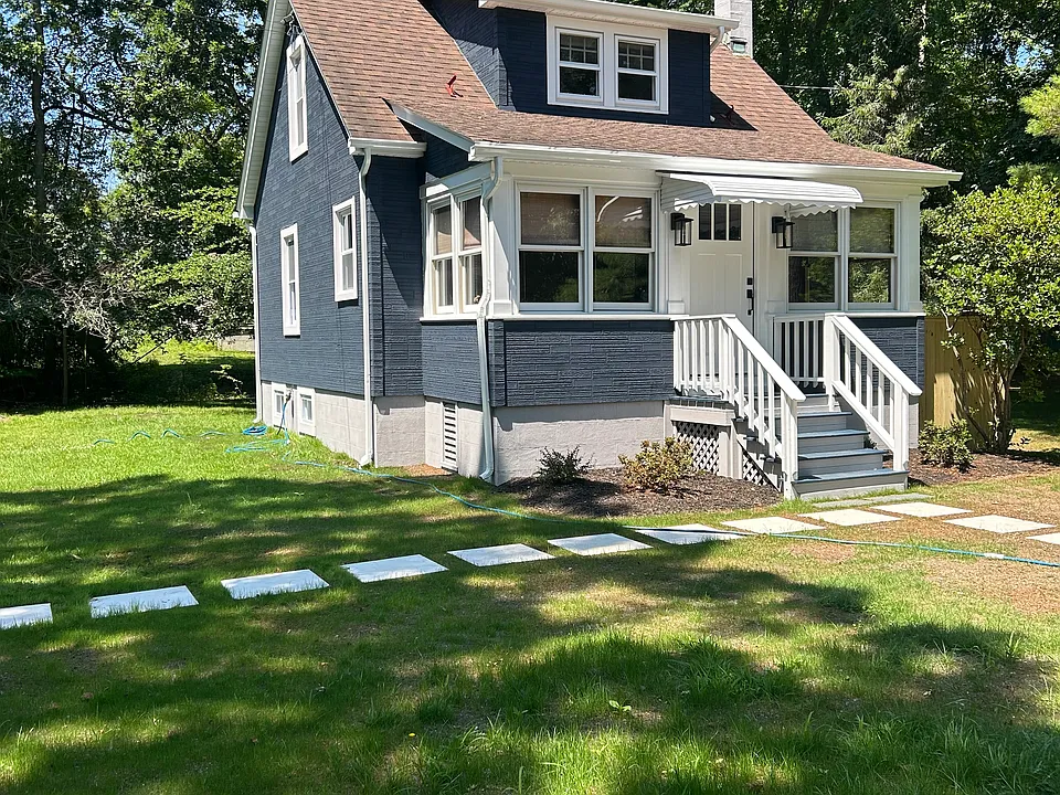 66 Magnolia Dr