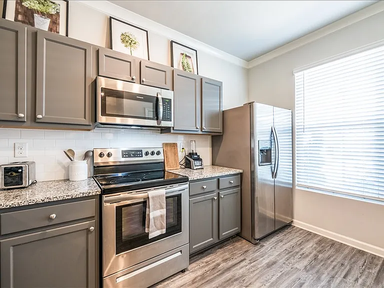 2514 Piering Dr — Photo 1