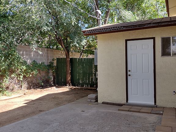3rd image of 2516 Chelwood Park Blvd NE APT 4