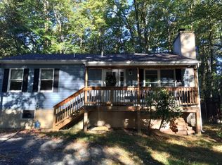 128 Sycamore Ter, Dingmans Ferry, PA 18328