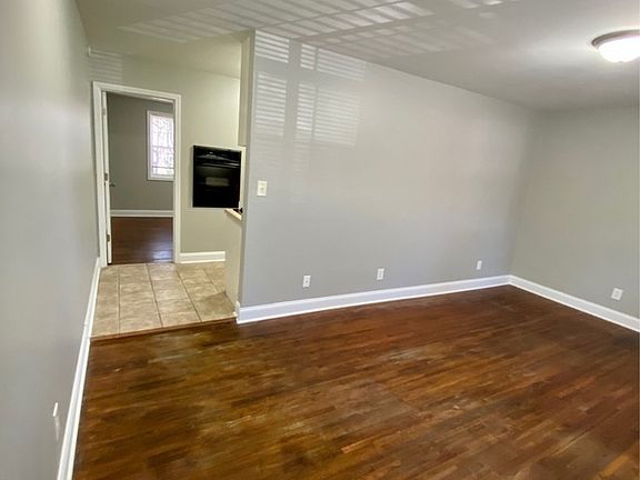 3rd image of 110 Brookside Dr #4