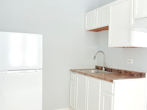 4th image of 6226 S Western Ave #204