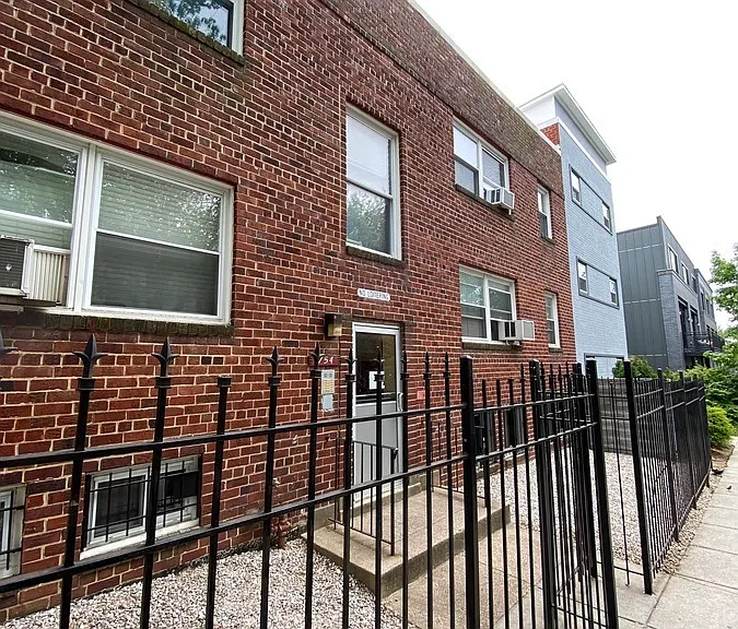 754 Girard St NW #5 — Photo 1