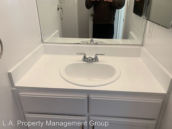 4th image of 5661 Lexington Ave APT 206