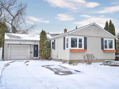 310 Burns St, Essexville, MI, 48732