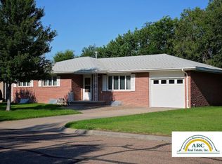 1703 N Belmont Pl, Garden City, KS 67846