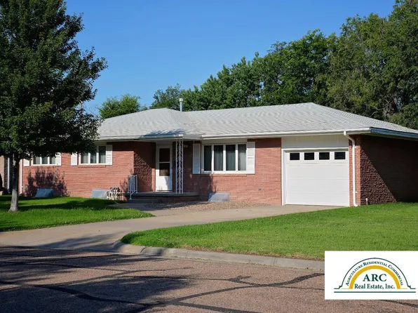1703 N Belmont Pl, Garden City, KS 67846