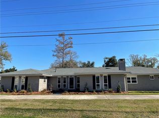 207 River Oaks Dr, Des Allemands, LA 70070