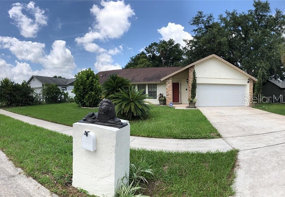 1st image of 2069 Houndslake Dr