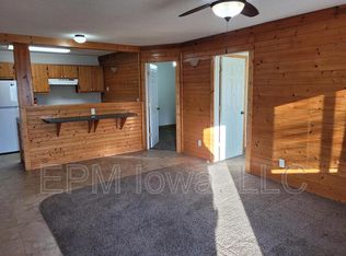 521 East St, Brandon, IA 52210