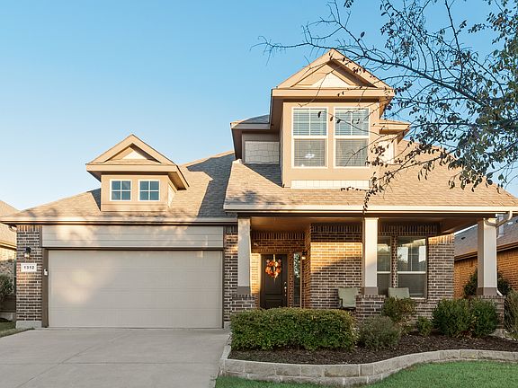 2nd image of 1312 Canary Ln