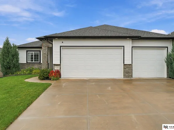 6310 Kelsey Ln, Lincoln, NE 68516