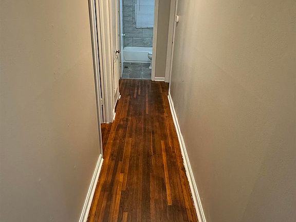 5th image of 323 S Plymouth Rd NW