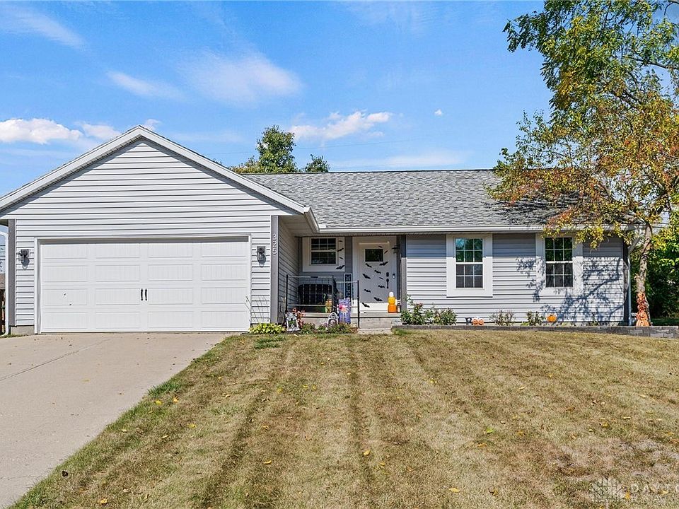 1st image of 325 Royal Wood Ct