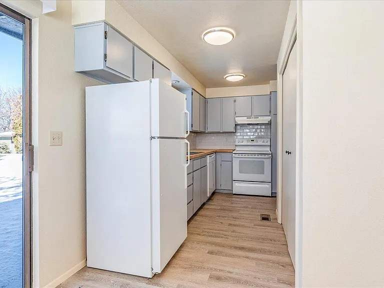 2304 W Canal St — Photo 9