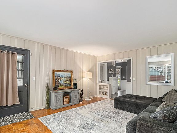 3rd image of 3804 Grove Ave