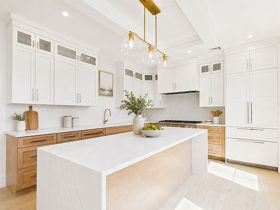 3rd image of 244 L St #2