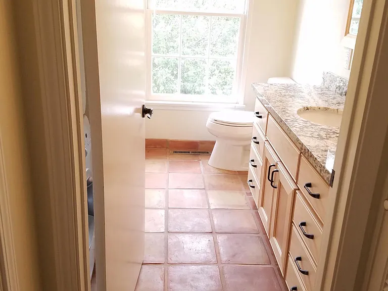 Cottage: Second Bathroom