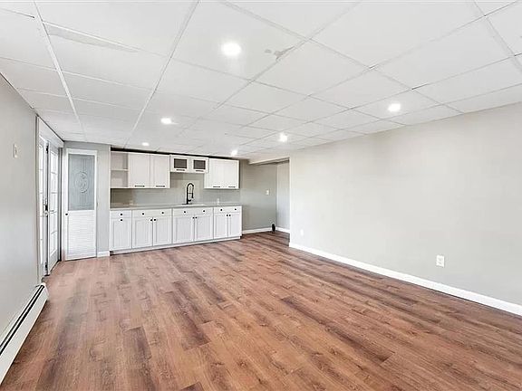 4th image of 24 Lecia Dr #1