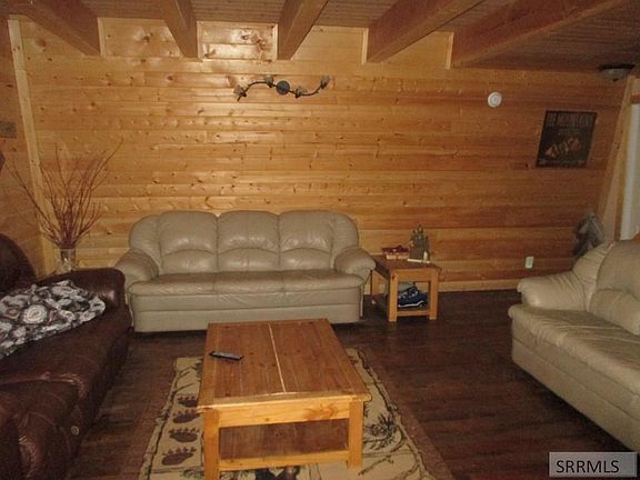 3rd image of 3421 Douglas Dr