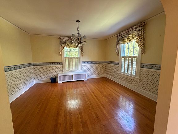 4th image of 175 Church St
