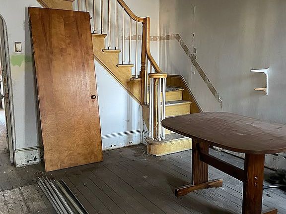 4th image of 629 W Spruce St
