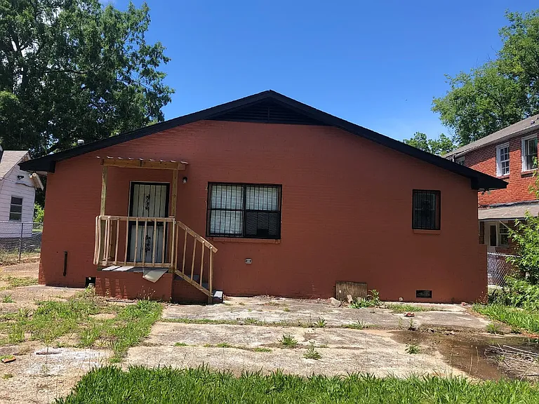 3709 Whiting Ave — Photo 2
