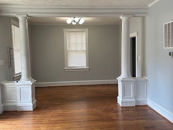 3rd image of 3209 Cliff Ave