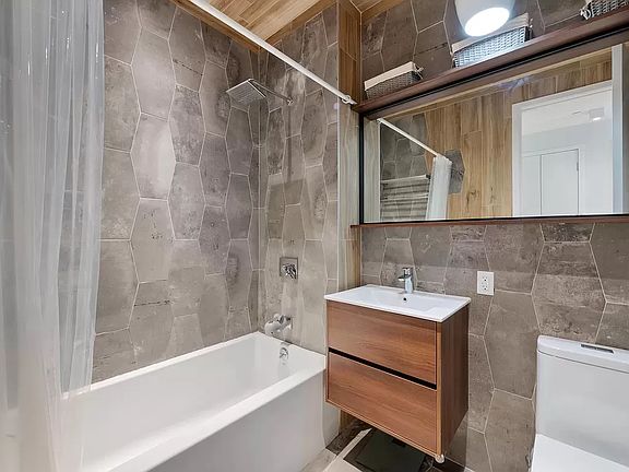 5th image of 26 E 19th St #5C