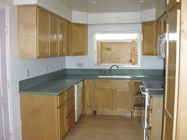 2nd image of 11855 Lakeside Ave