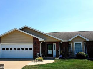 1533 Cambridge Dr, Burlington, IA 52601