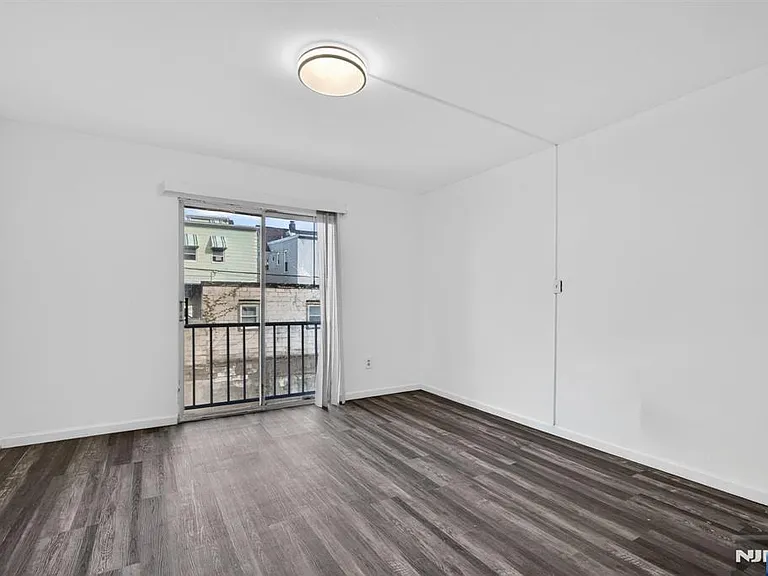 485 Broadway — Photo 10