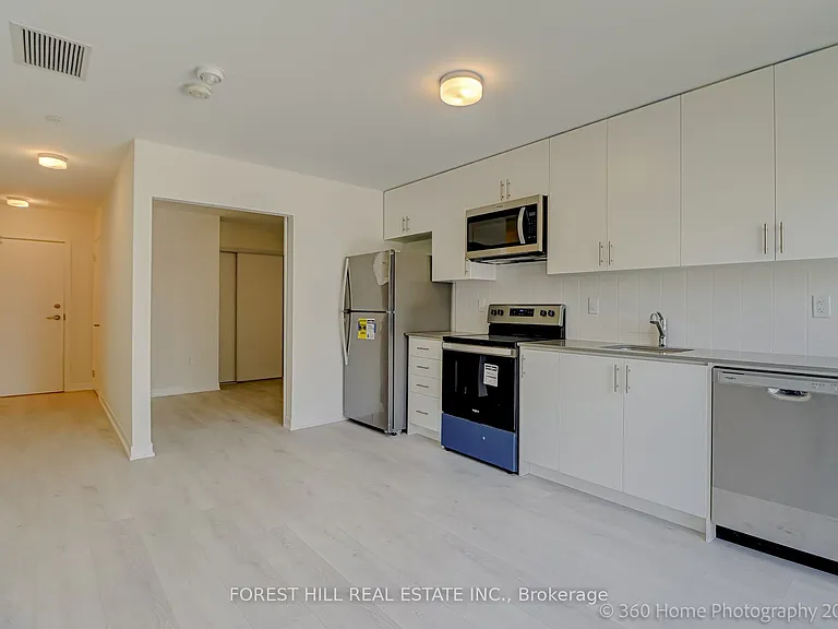 3401 Ridgeway Dr #305 — Photo 8
