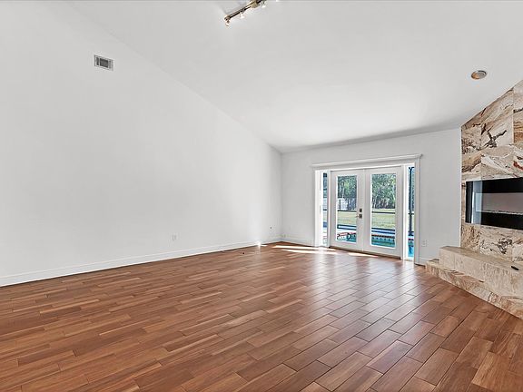 5th image of 6322 95th St E