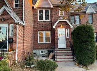 6215 Dry Harbor Rd, Middle Village, NY 11379