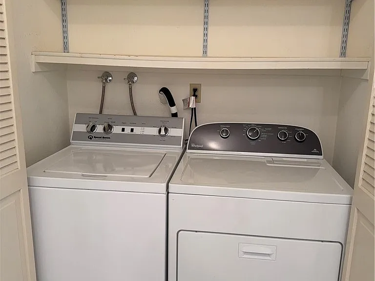 1560 Albino Dr — Photo 15