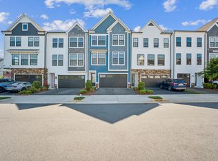 25443 Hartland Orchard Ter, Chantilly, VA 20152