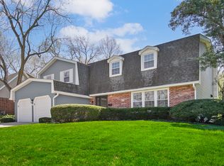 1137 Candlewood Dr, Downers Grove, IL