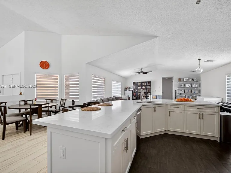 685 SW 198th Ter — Photo 10