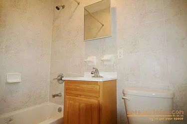 Rented by aptsandlofts.com