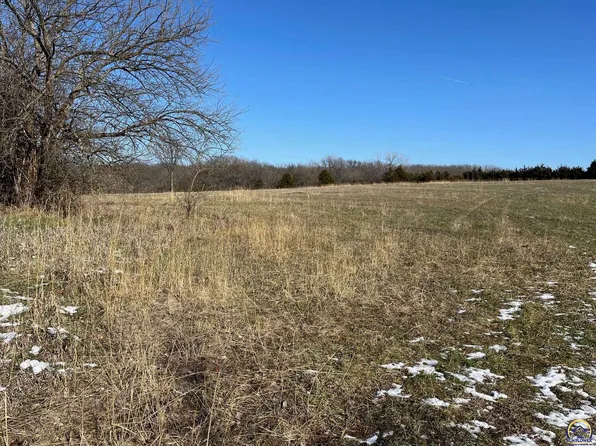 3914 NE Kimbal Rd, Topeka, KS 66617