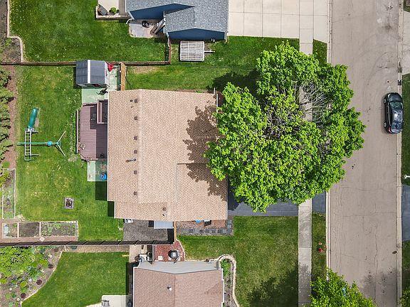 3rd image of 2250 Bannister Ln