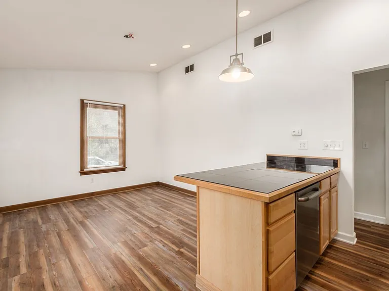 981 Highland St — Photo 8