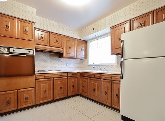 4th image of 6961 N Oakley Ave APT 206