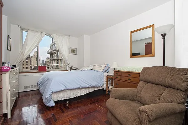 Sold by Boulevard Residentials | media 12