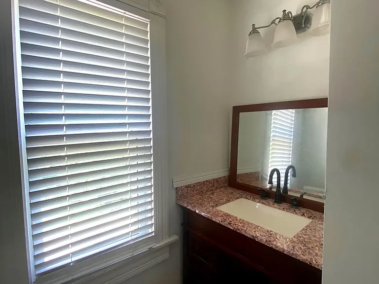 421 E Lake Ave — Photo 12