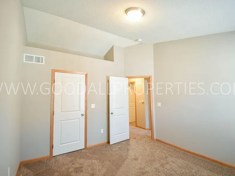 1140 Keystone Ln — Photo 11