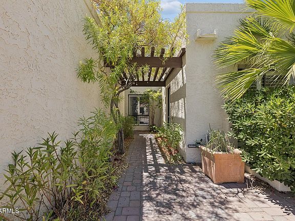 3rd image of 4717 E WINSTON Drive
