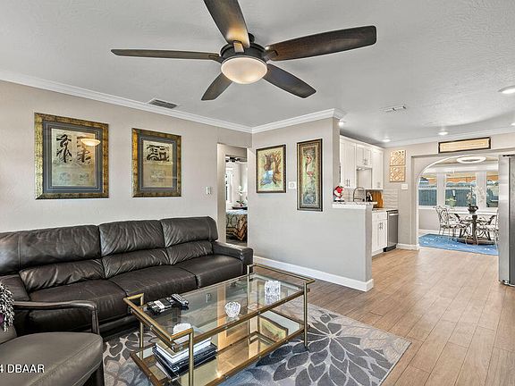 3rd image of 18 Palmetto Dr