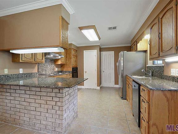 5th image of 16208 Chevernt Ave